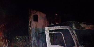 Un camión cargado con palest de arroz se incendió en ruta 14.