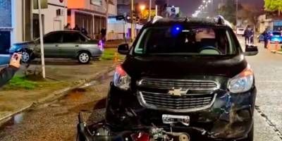 Falleció un joven tras fuerte colisión entre un automóvil y una moto en Concordia.