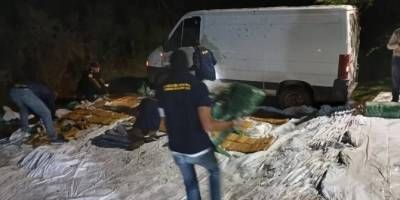 Un vehículo en venta, cheques falsos y un cargamento de droga, la historia previa de la detención del abogado.