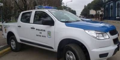 Puerto Yeruá: funcionarios policiales salvaron a un niño durante el temporal.