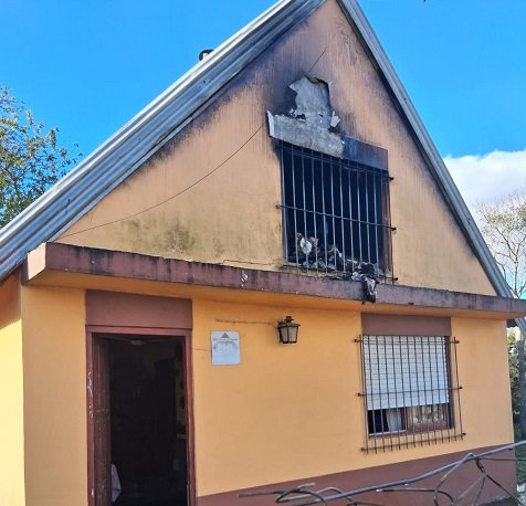 Una vivienda se incendió por una estufa a leña.