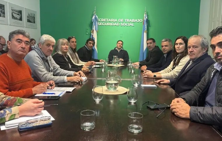 El gobierno convocó a los gremios docentes para este jueves.