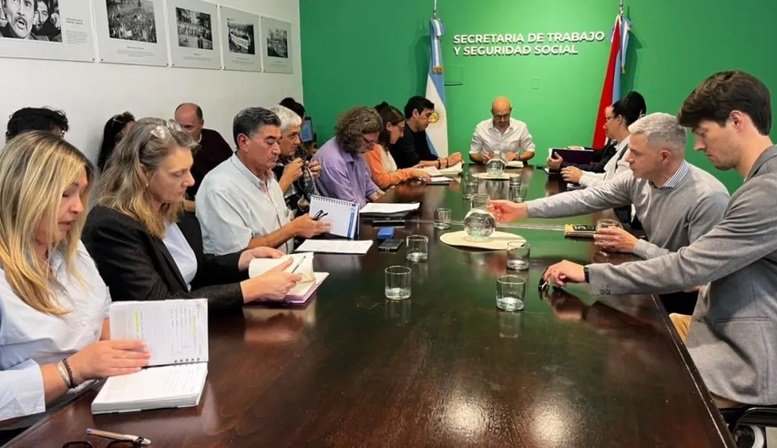 Docentes rechazaron la propuesta salarial.