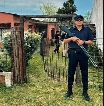 La policía identificó y recuperó lo robado en la vivienda.