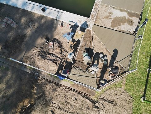 Más obras para nuestro Polideportivo Municipal.