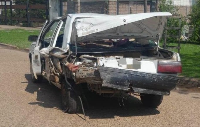 Accidente sin consecuencias graves, solo daños materiales.
