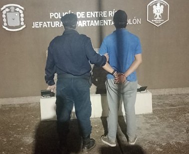 Un hombre de 32 años fue detenido robando en Arroyo Barú.