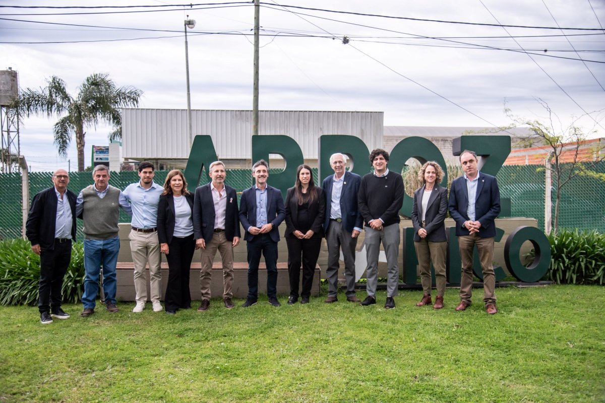 Frigerio visitó una empresa arrocera de San Salvador que amplía su capacidad productiva con financiamiento del CFI.