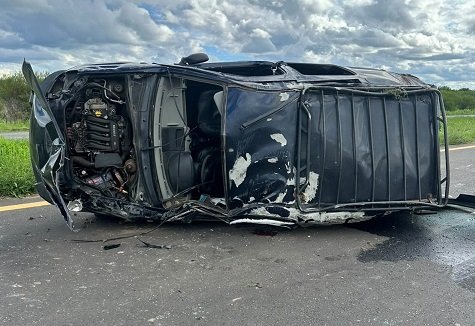 Ruta 18: un utilitario perdió el control y volcó.