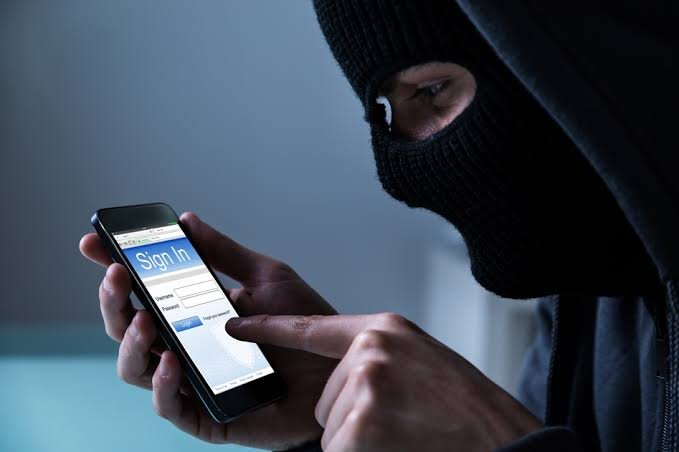 La policía advierte sobre estafas en nuestra ciudad.