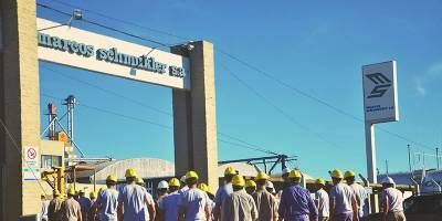 Informamos sobre la visita del gobernador y no les quedó otra que invitar a la prensa.