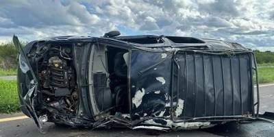Ruta 18: un utilitario perdió el control y volcó.