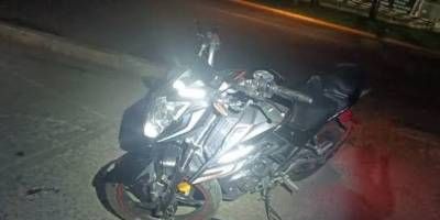 Un motociclista resultó con lesiones tras caer de su moto en Humaitá.