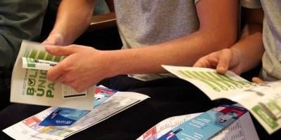 Estudiantes secundarios de Colón y San Salvador se capacitaron en el uso de la Boleta Única Papel.